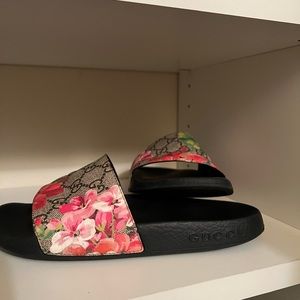 Size 6 Gucci  - GG Blooms Supreme Slides